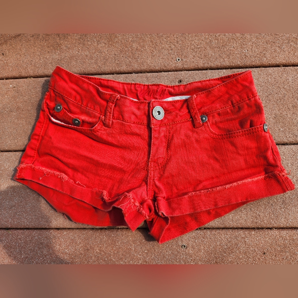 Vanity Kennedy Junior Fit Red Women's Low Rise Denim Shorts 25"x2" inseam